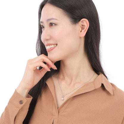 Pearl pendant necklace with 7.5mm Akoya pearl and small diamond on 45cm silver chain