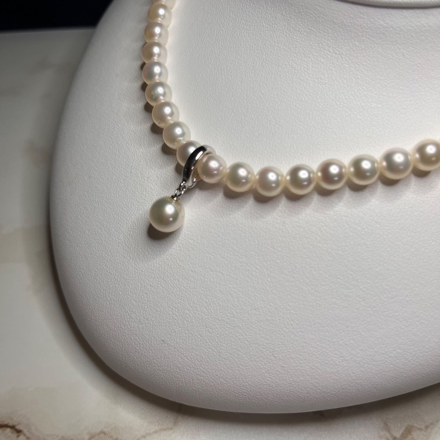 Akoya genuine pearl necklace with 6.0-6.5mm white blue pearls and silver clasp, 42cm length