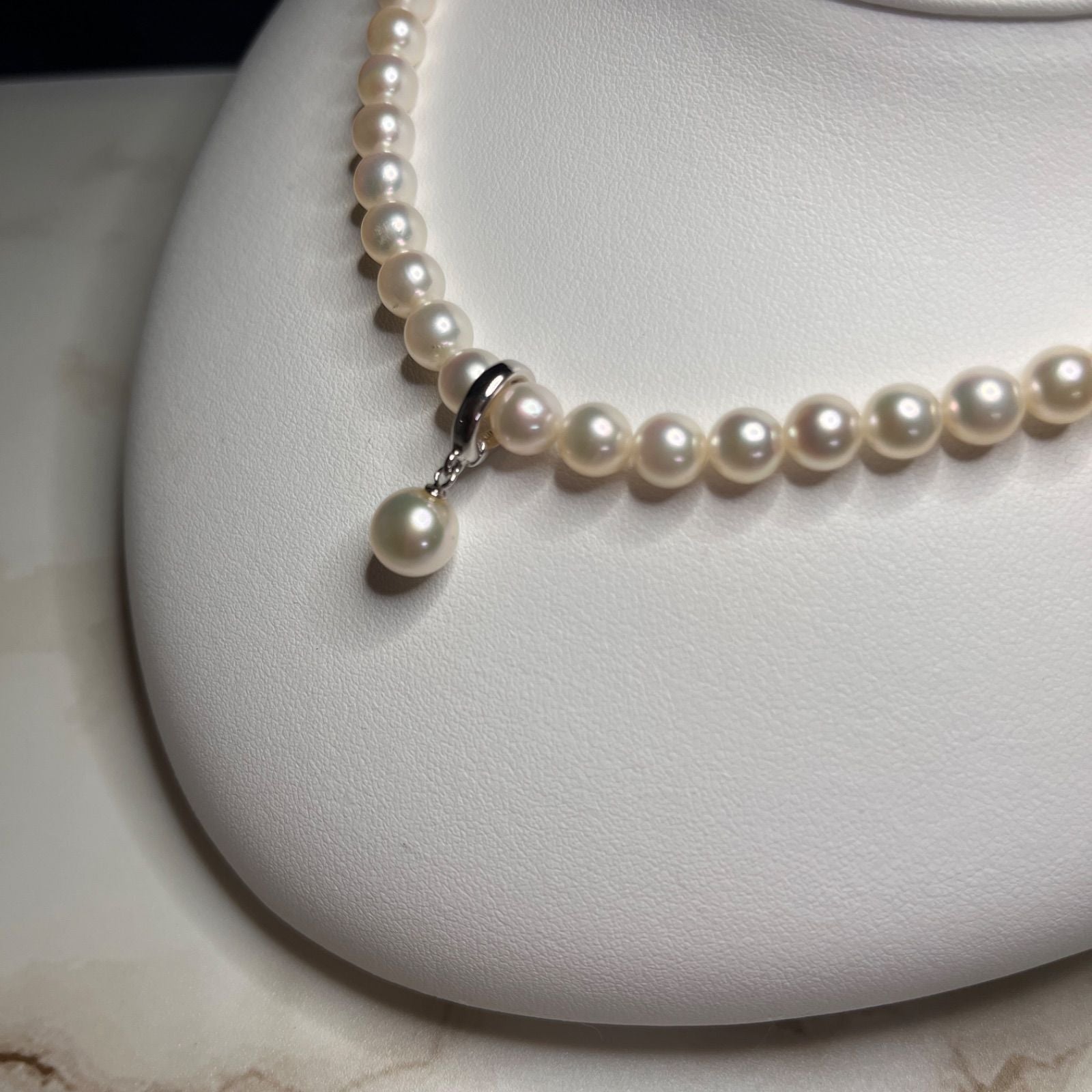Akoya genuine pearl necklace with 6.0-6.5mm white blue pearls and silver clasp, 42cm length