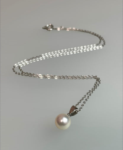 Akoya pearl necklace with a single 8.5mm white pearl on a silver chain