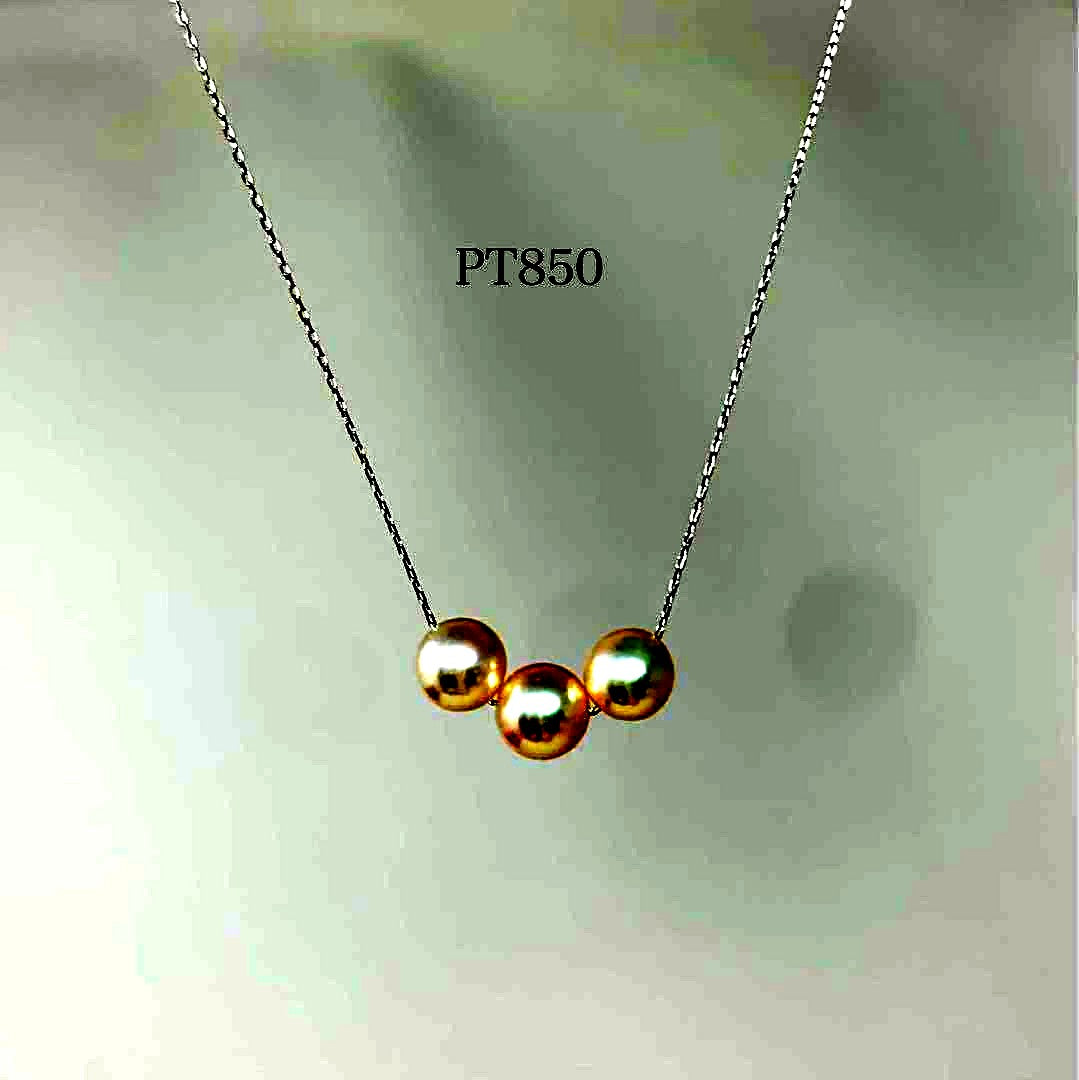 Platinum 40cm necklace featuring three 6.5mm Akoya pearls on a PT850 platinum chain