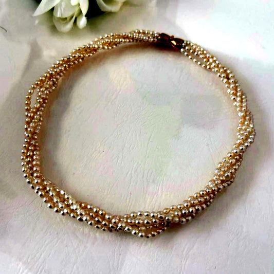429 Tassaki K18 5-String Pearl Necklace with round pearls and 41 cm gold chain