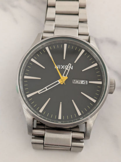 NIXON Series Quartz Men's Watch — Japanese