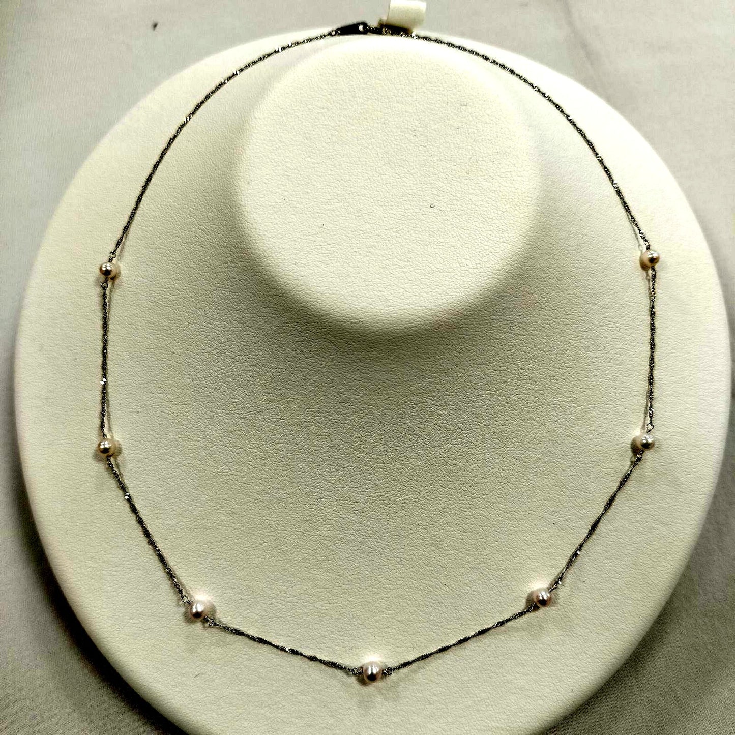 Pt850 Akoya pearl baby station necklace with 4mm pearls and 44 cm silver chain