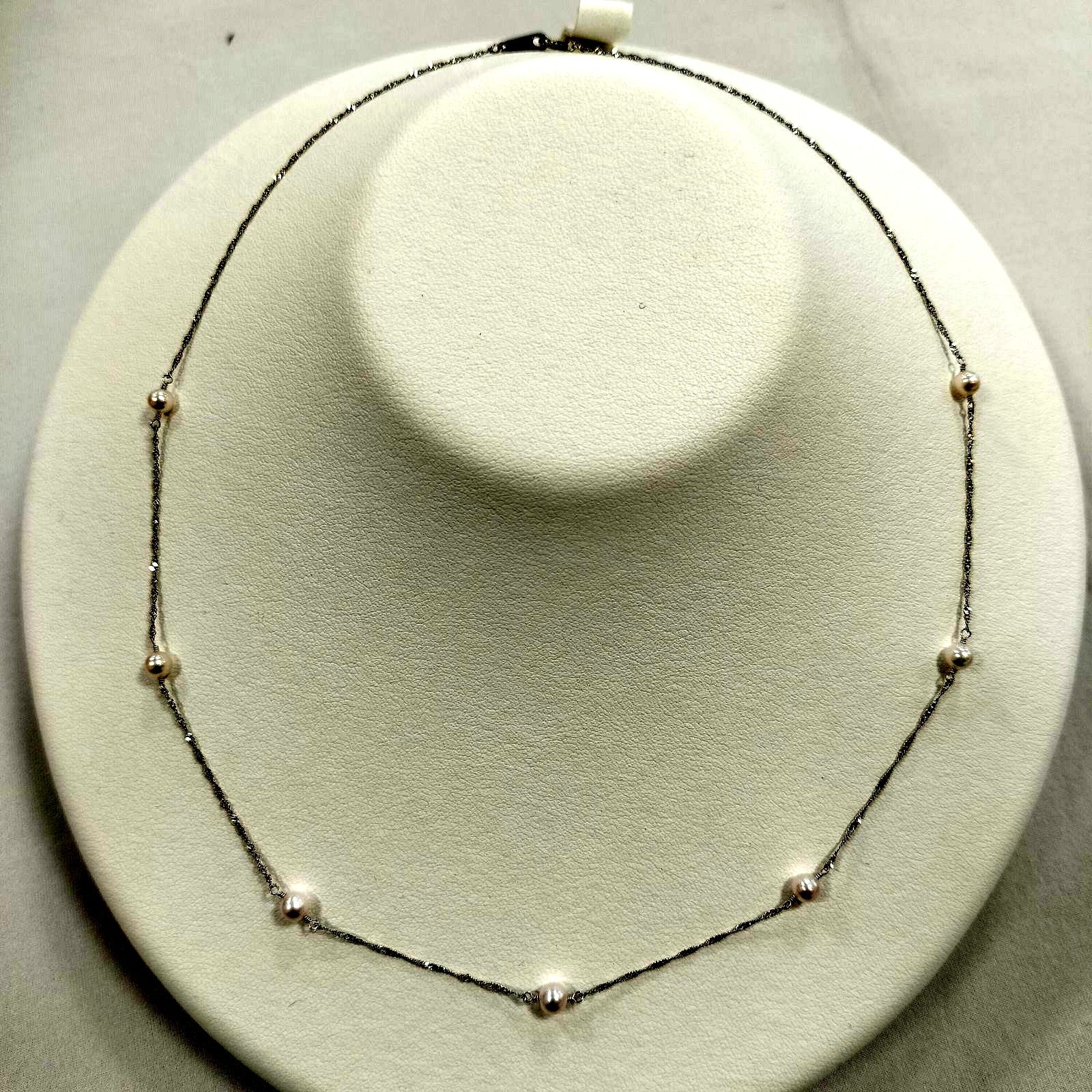 Pt850 Akoya pearl baby station necklace with 4mm pearls and 44 cm silver chain