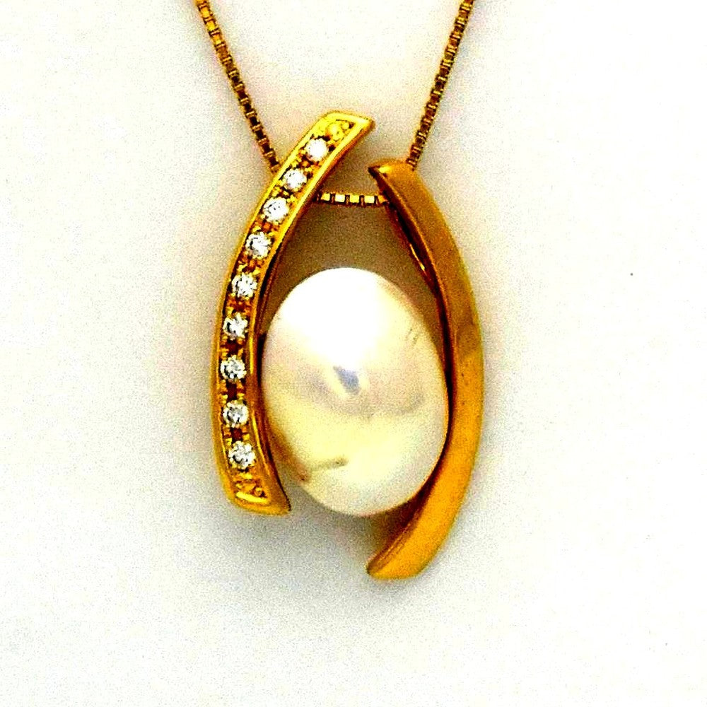 K18YG Tasaki Mabe pearl necklace with diamond pendant in gold, 45cm length, for ladies