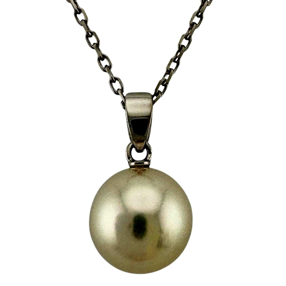 Pre-owned Mikimoto K14 white gold pearl necklace for women in silver color weighing 3.0 grams
