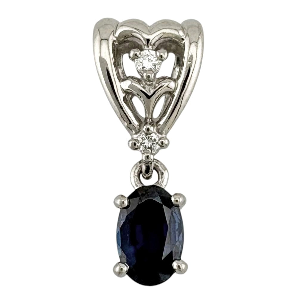 Tasaki Pt900 platinum pendant top featuring a blue sapphire for ladies in silver color weighing 2.4 grams
