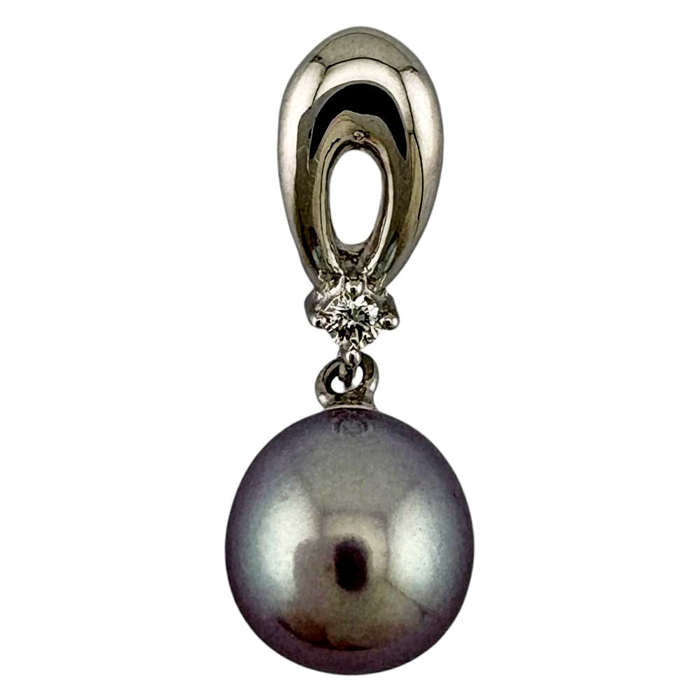 Tasaki 18K white gold pendant top with pearl and small diamond on silver chain