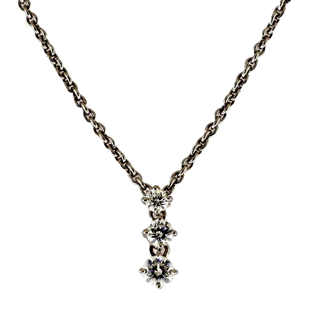 Mikimoto ladies necklace in 18K white gold with diamond detail and K18WG engraving on clasp