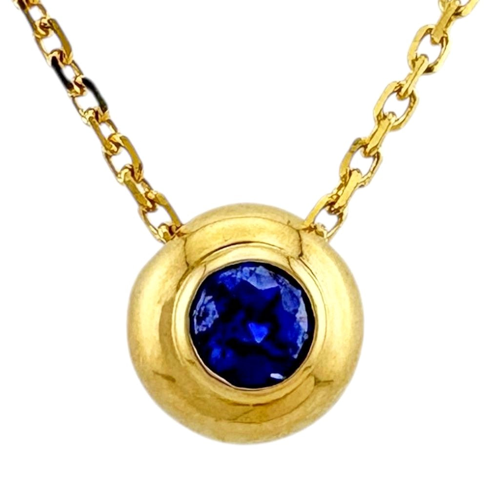 Mikimoto ladies necklace in 18K yellow gold with sapphire, weighing 2.6g, marked K18 on clasp, made in Japan