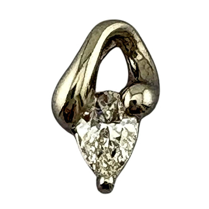 Tasaki platinum pendant top with 0.30 carat diamond, measuring 7.0 mm by 10.5 mm, delicate ladies jewelry