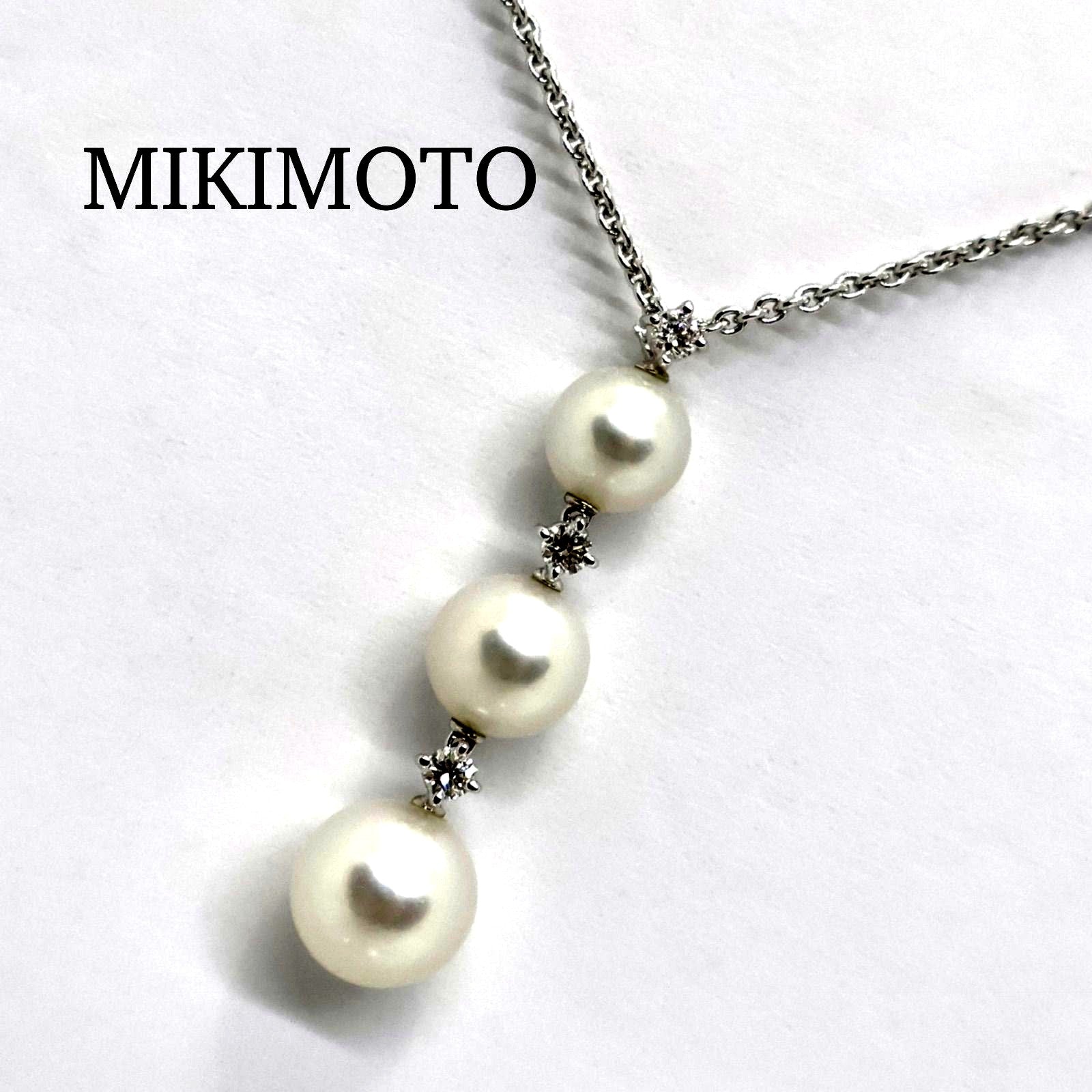 MIKIMOTO pearl diamond necklace featuring three pearls 5.7-7.3mm on a 41.5cm white gold chain