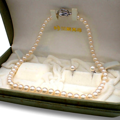 Tasaki Pearl 6.0-7.7mm pearl necklace and matching earrings two-piece set