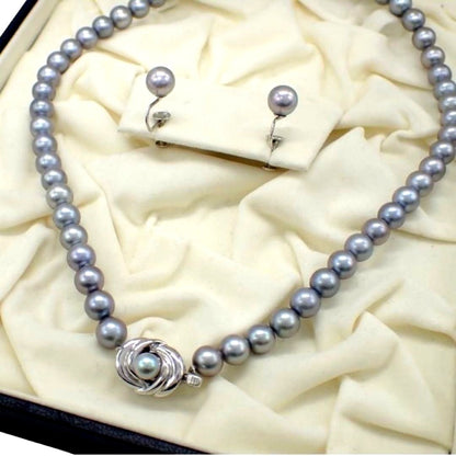 Tasaki Akoya pearl necklace approximately 40cm with 7-7.5mm pearls and matching 7.5mm pearl earrings set