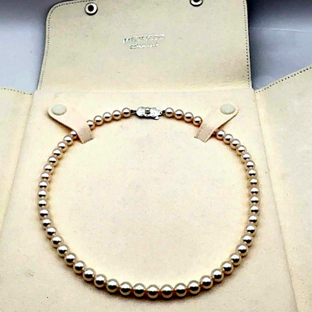 MIKIMOTO Necklace featuring 7mm pearls measuring 43 cm in length with a polished finish