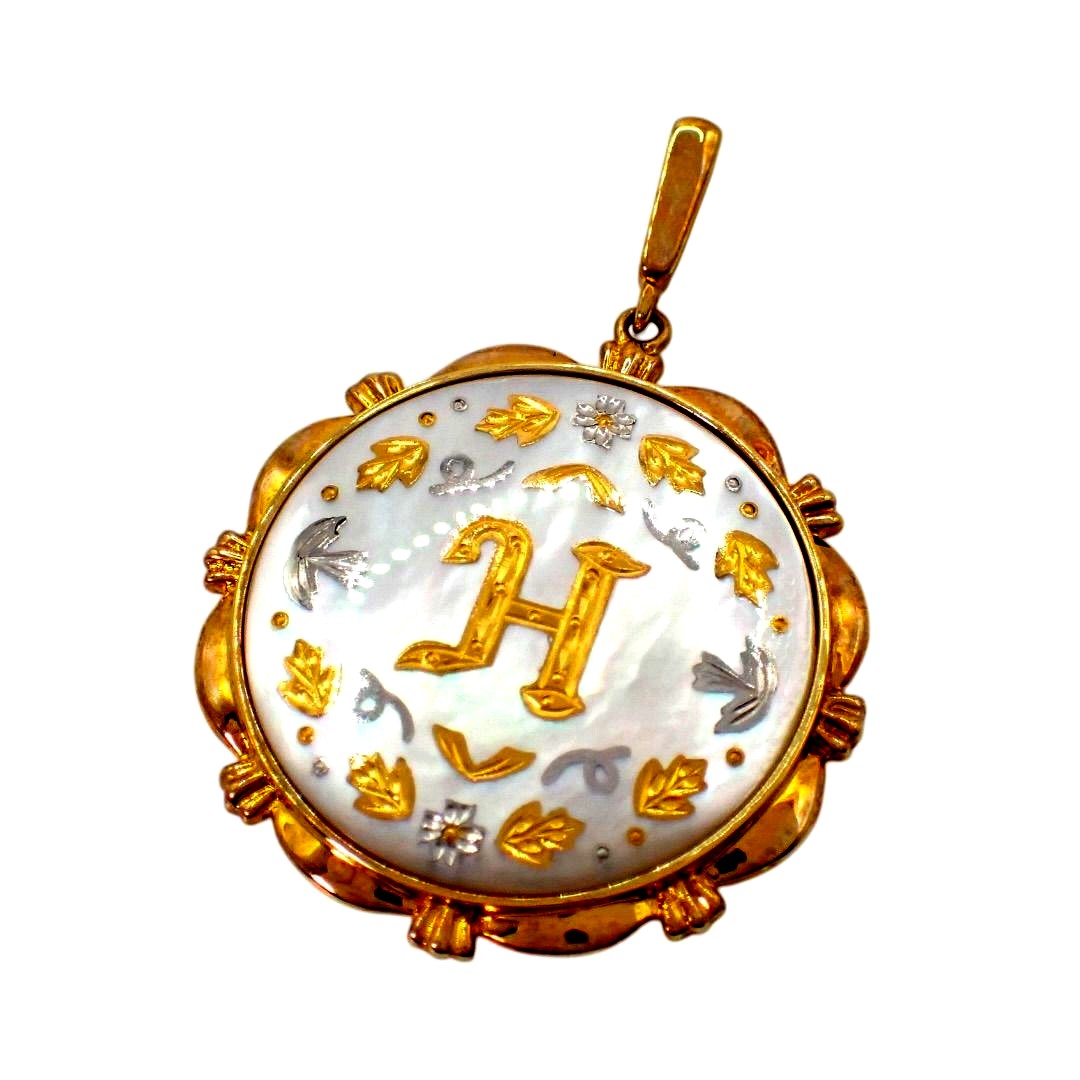 MIKIMOTO Pikwe Shell Necklace with K18 Yellow Gold Initial Y Pendant round circle design