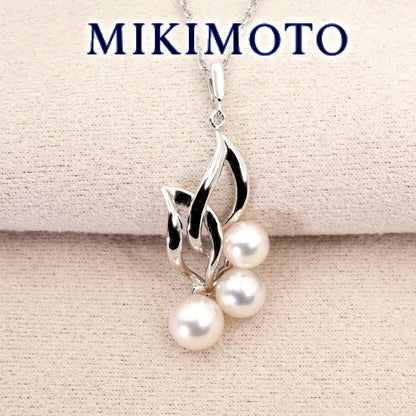 Mikimoto baby pearl silver necklace model 26-0306 with delicate silver chain and lustrous pearl pendant
