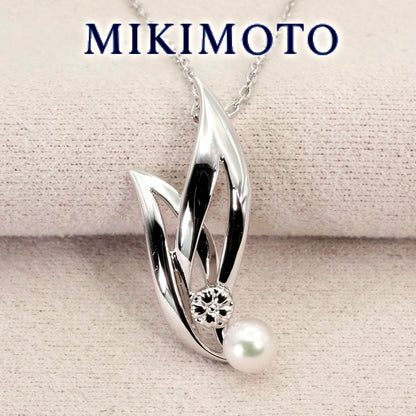 Mikimoto silver necklace featuring a single Akoya pearl pendant, model 26-0123 in excellent used condition