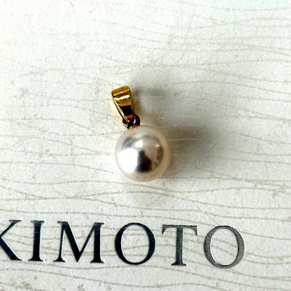 453 Mikimoto necklace featuring a 7.8mm pearl set in K14 gold top