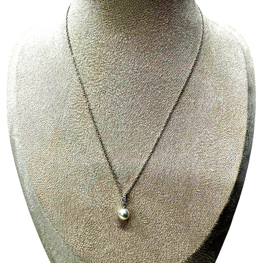 MIKIMOTO K18 white gold necklace featuring a 6.7mm pearl and diamond design, 21cm length