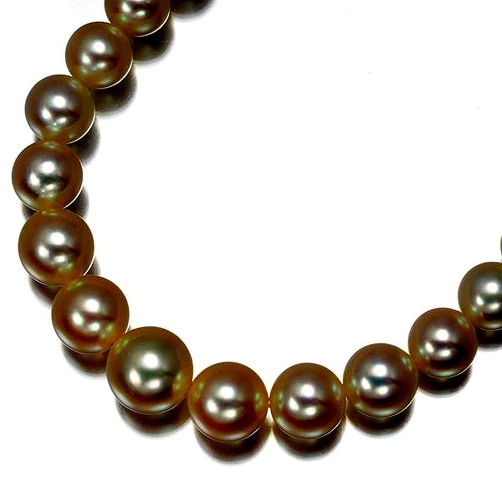 Mikimoto silver necklace featuring gradient pearls sized 4.8-8.2mm measuring 45cm length