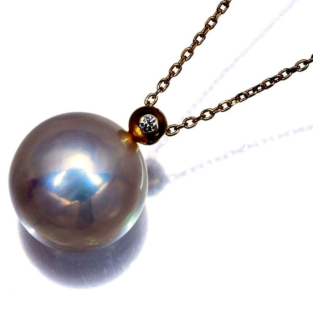Tasaki Necklace with 12mm Mabe Pearl and diamonds set in 18K yellow gold, adjustable 41-45cm chain