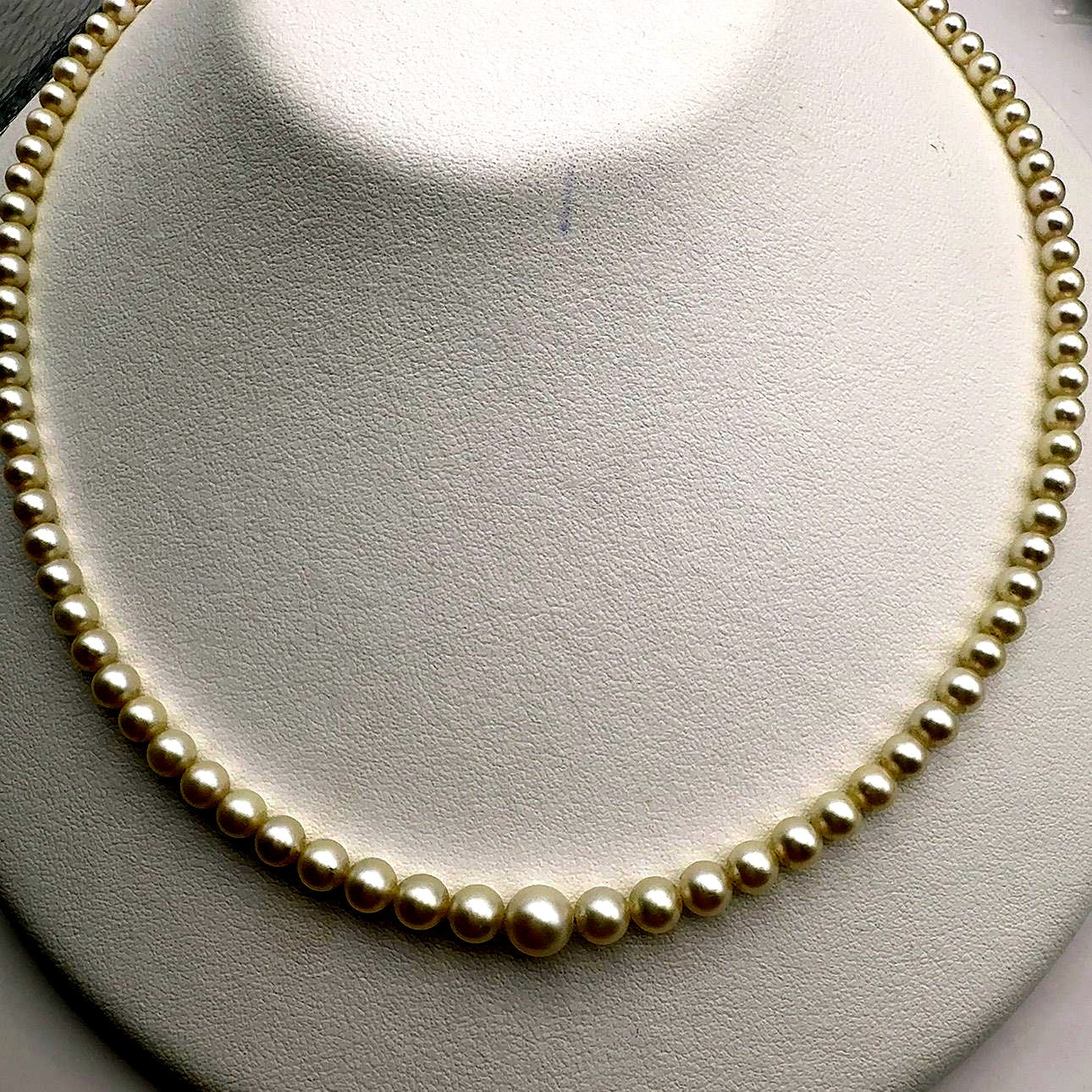 Mikimoto Necklace with 3.7-7 mm pearls and 45 cm chain displayed on a white background