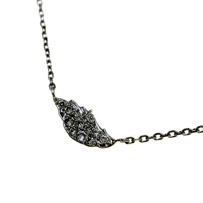 Agate diamond necklace in white gold with 0.07 carat diamonds, shown on a white background