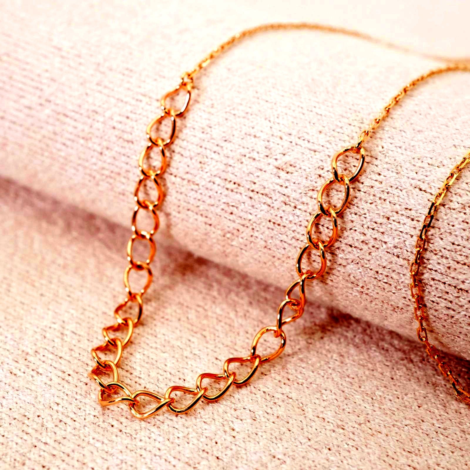 Agete K10 Chain Necklace model 24-4360 made of gold, displayed on a white background