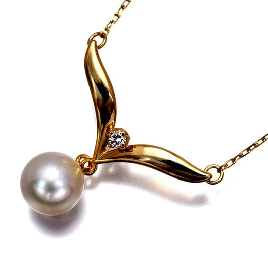 Mikimoto necklace with 7.2mm Akoya pearl and diamond pendant in 18k yellow gold, 42cm chain length