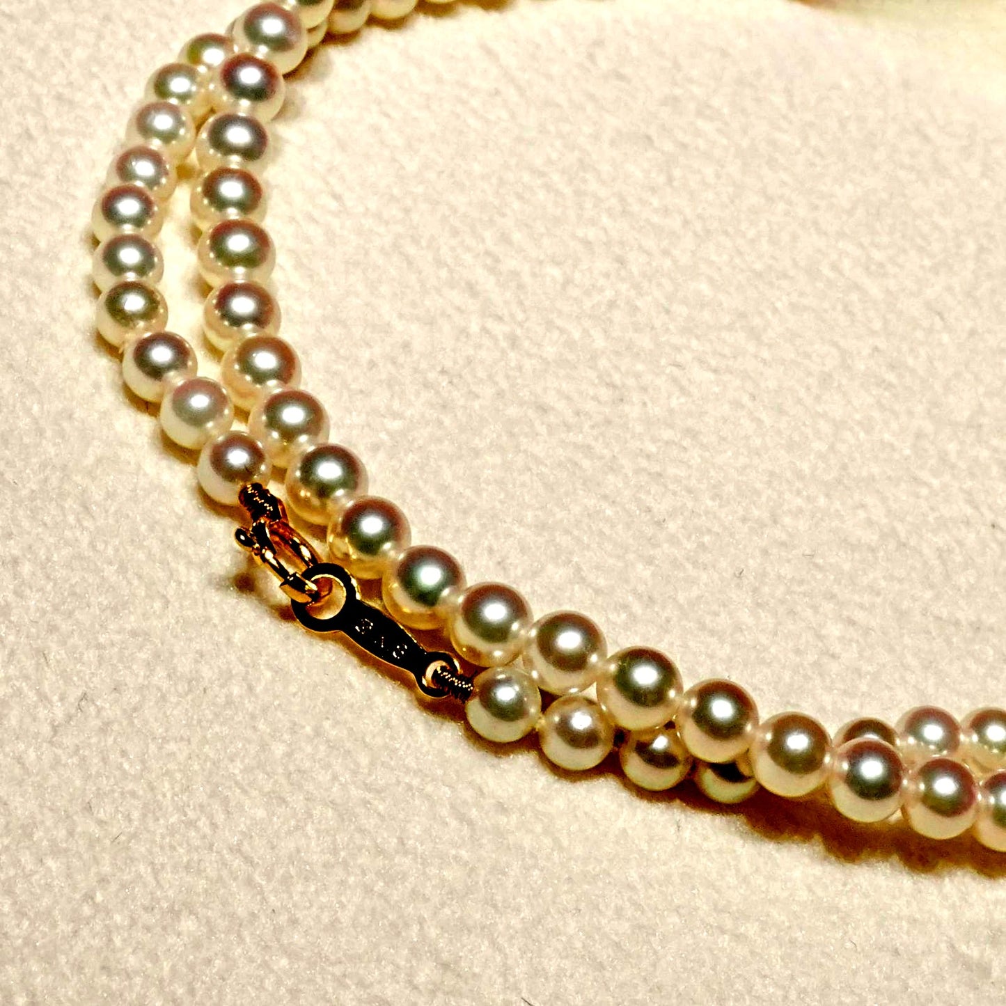 Mikimoto K18 Akoya Baby Pearl Necklace with delicate pearls and gold chain