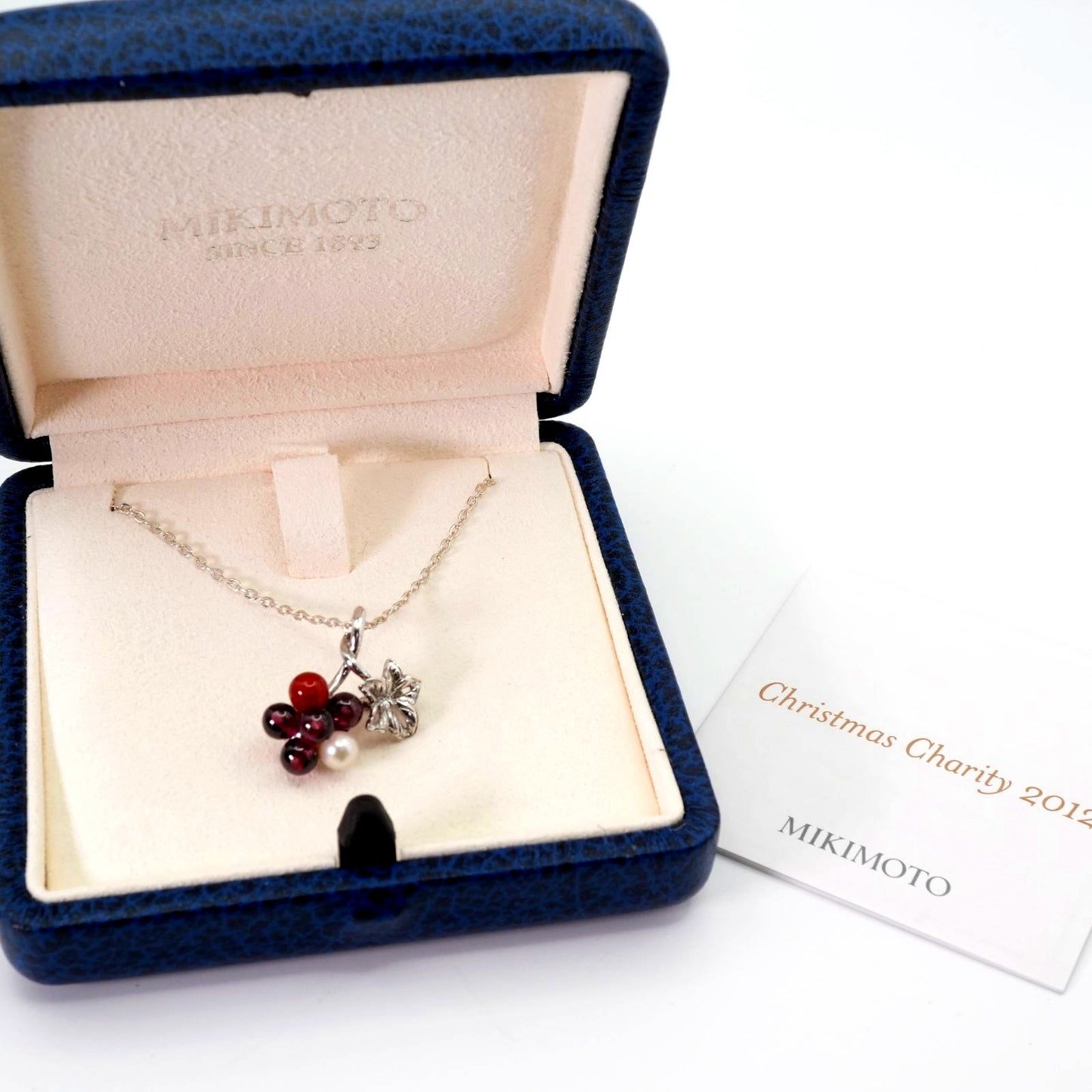 Mikimoto limited edition pearl and carnelian necklace brooch with K18 gold and Silver 925 clasp