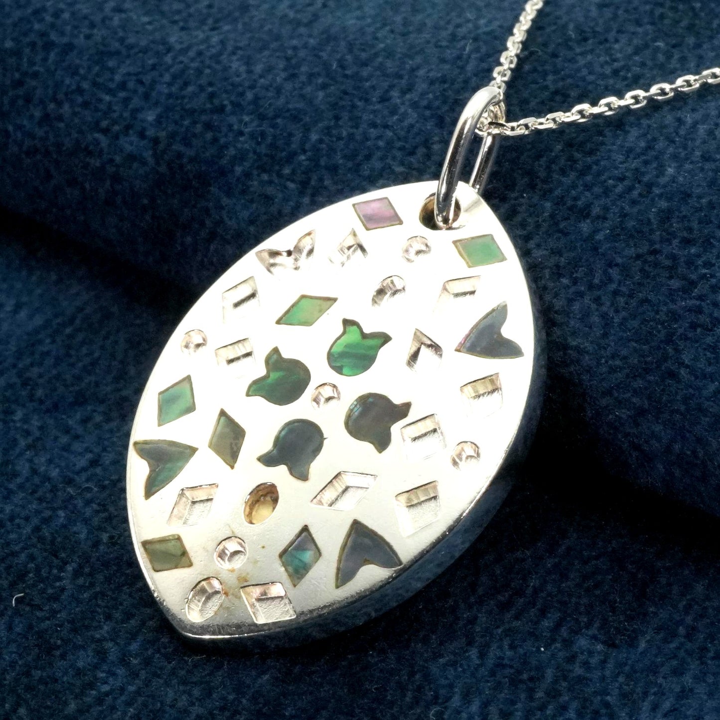 Agate Silver Shell Oval Marquis SV Necklace with silver and shell detail, worn look, displayed on white background