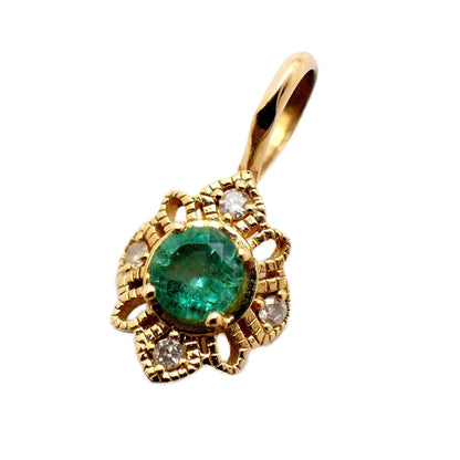 Agete K14 gold pendant top with emerald and 0.01ct diamond, measuring approximately 1.5 cm by 3.0 cm