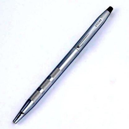 Kuro Cross rotating silver ballpoint pen with classic brush finish, length 133mm, diameter 7.7mm