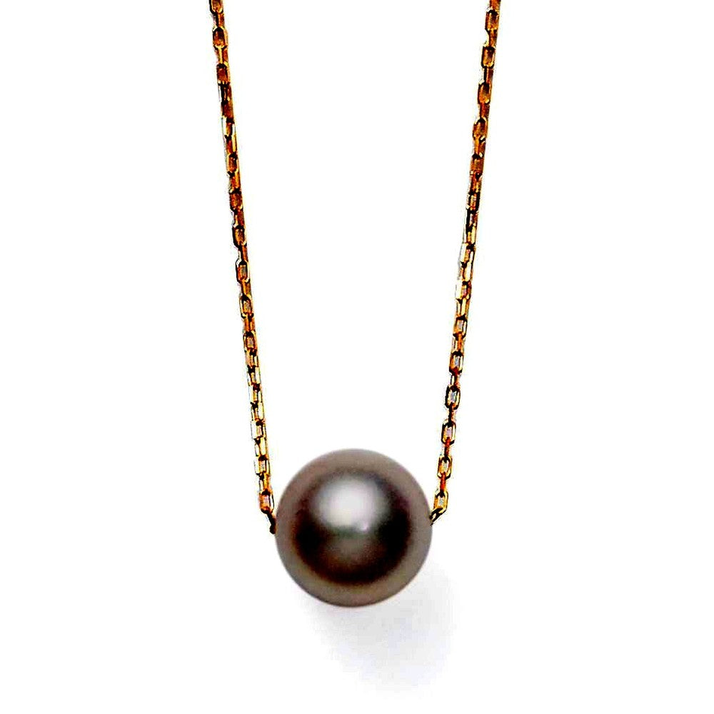 K18YG pendant with 6.5-7mm semi-round Akoya pearl on 40cm gold chain with slight surface blemishes