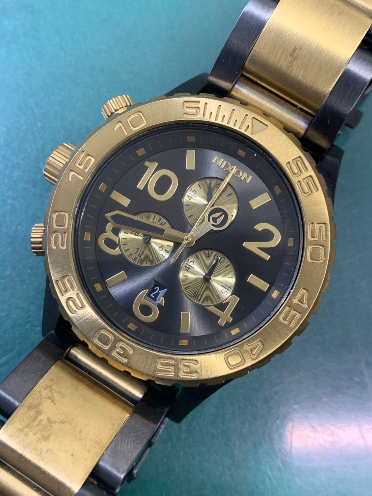 NIXON R6-7564 Quartz Men's Watch — Japanese