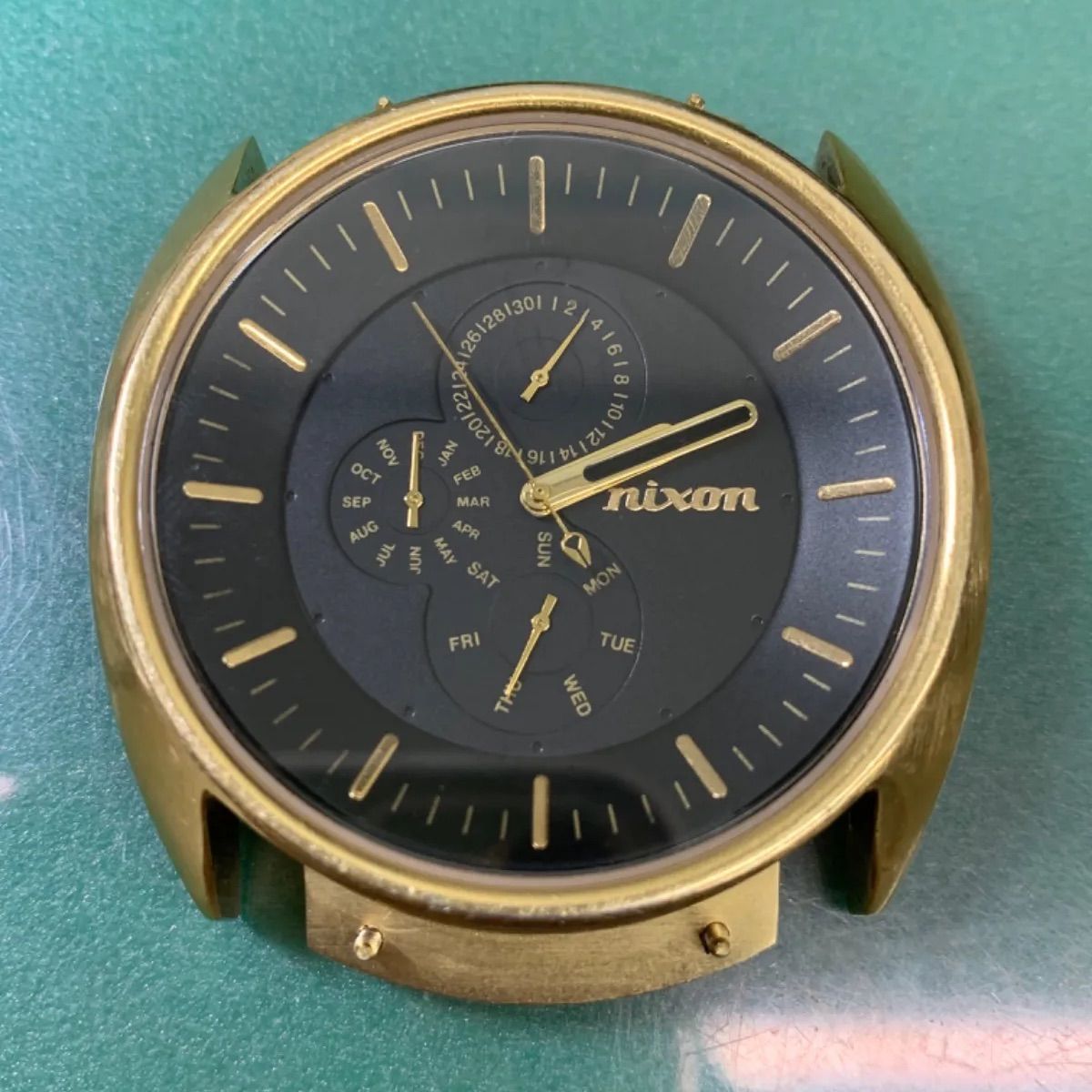 NIXON R6-4321 Quartz Men's Watch — Japanese