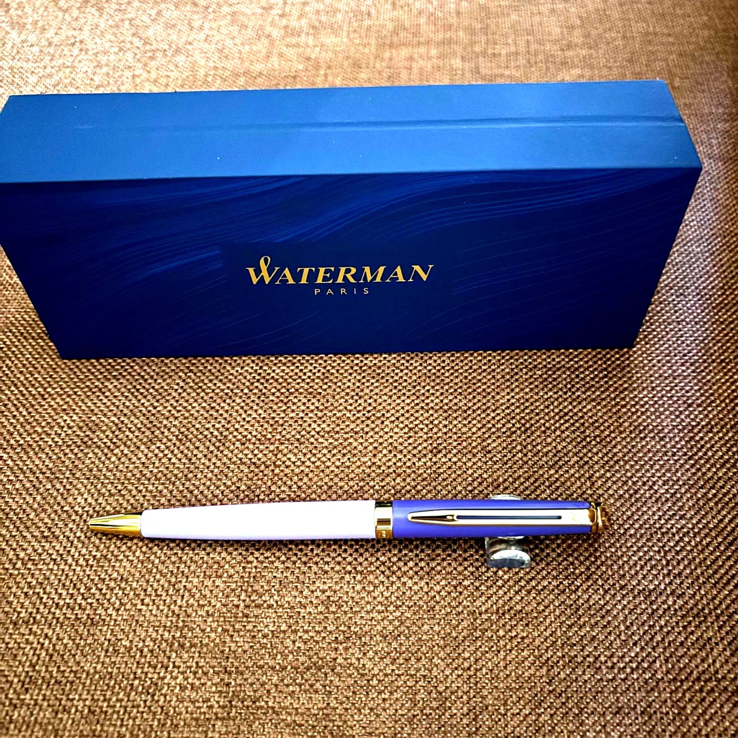 Waterman Metropolitan Essential fountain pen in purple with gold-plated trim and twist type mechanism