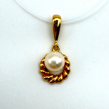 Mikimoto Necklace Top featuring a 4.9mm pearl set in a K18 gold setting weighing 0.9 grams