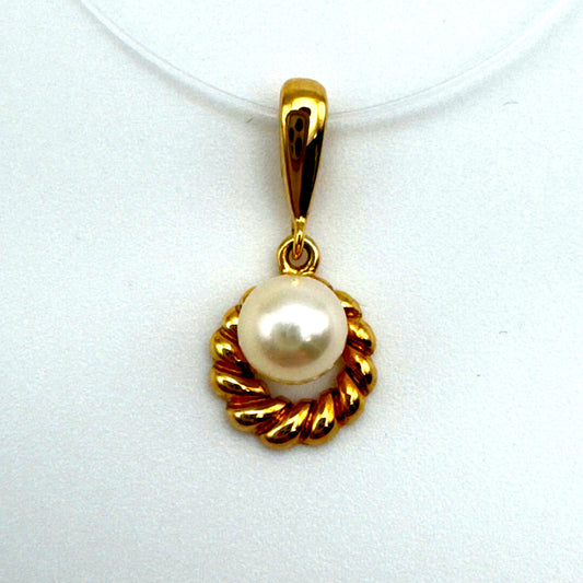 Mikimoto Necklace Top featuring a 4.9mm pearl set in a K18 gold setting weighing 0.9 grams