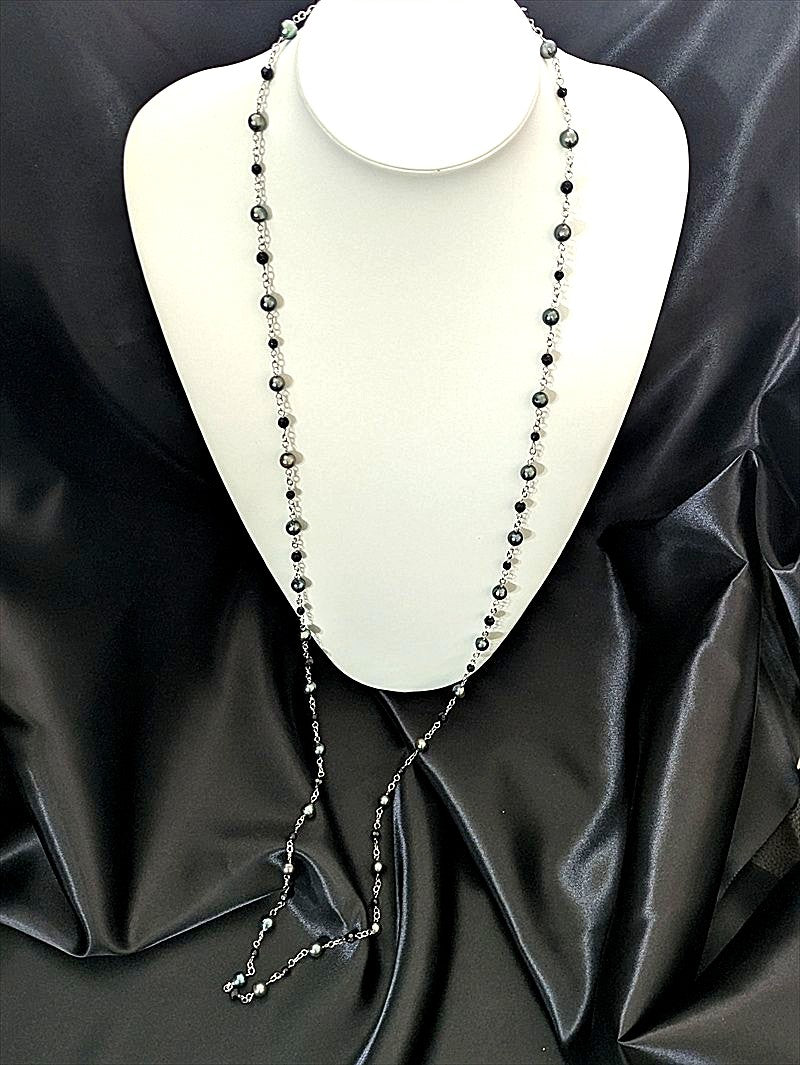 Blue Snubbull Akoya pearl and onyx long necklace measuring 120 cm with 6 mm pearls