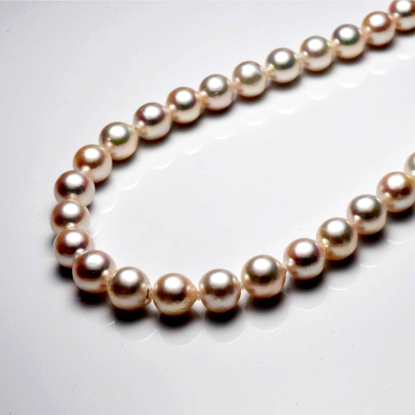 Akoya pearl necklace with 9-9.5mm semi-round baroque pearls and silver rhodium plated clasp, 45cm length