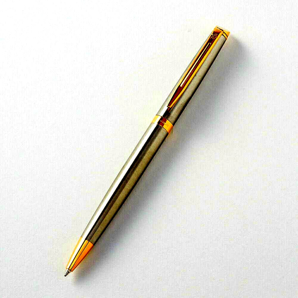 Waterman Metropolitan Essential pen in stainless steel with silver and gold finish, 13.5 cm length