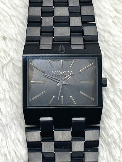 NIXON R7-1096 Quartz Men's Watch — Japanese
