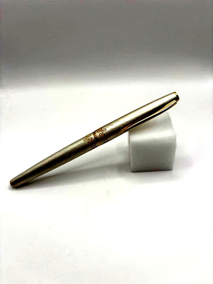 Pilot fountain pen with silver body and 18K gold decoration from Japan