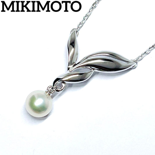 Mikimoto pearl necklace featuring a 6.7mm pearl and silver leaf pendant on a 42cm chain