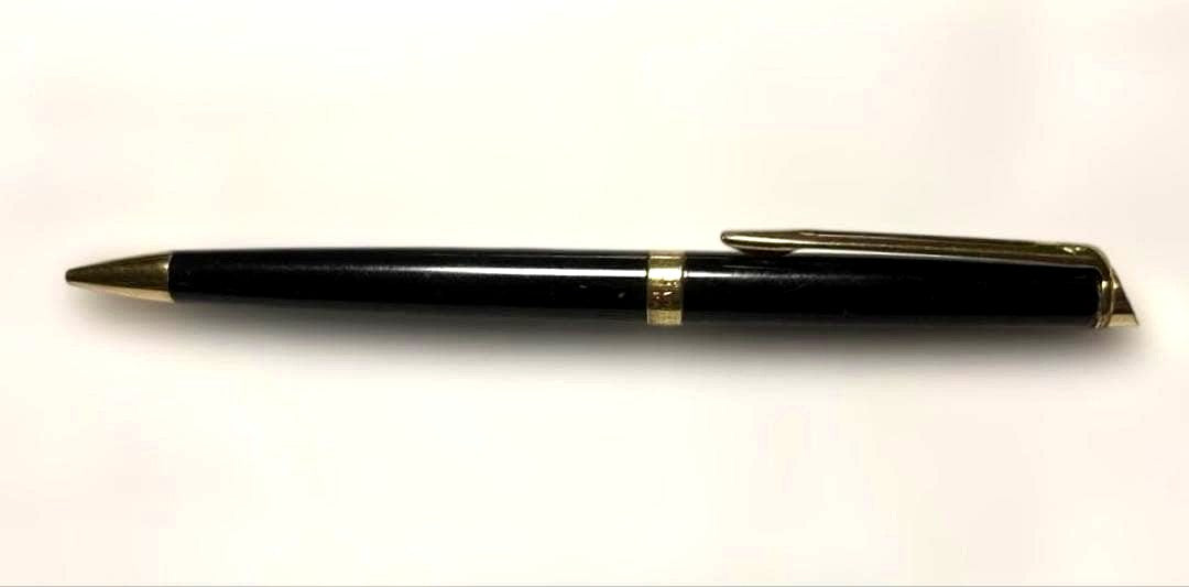 Waterman Metropolitan Essential mechanical pencil in black with gold decoration, twist type, 78mm length