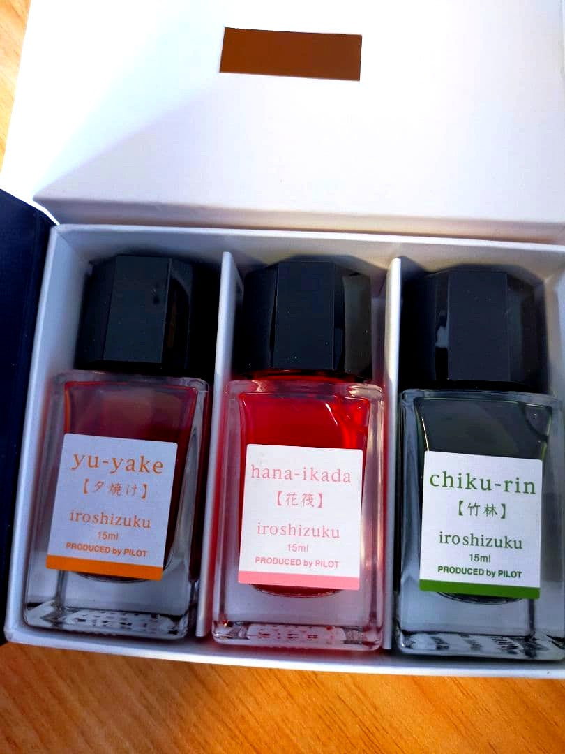Pilot Iroshizuku fountain pen ink set with three 15ml glass bottles featuring square shape and octagonal caps